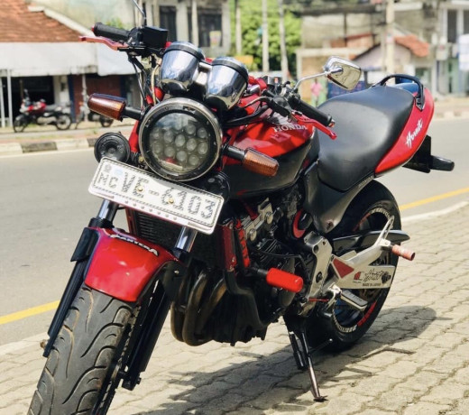 honda-hornet-250-ch110-big-1