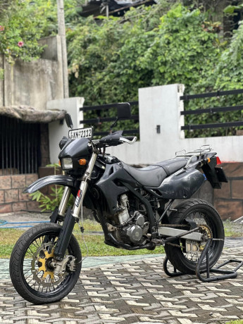 kawasaki-d-tracker-250-2012-big-3