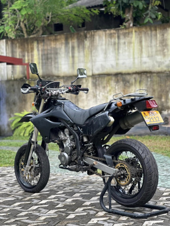 kawasaki-d-tracker-250-2012-big-2