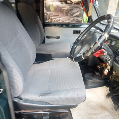 mahindra-bolero-2010-big-4