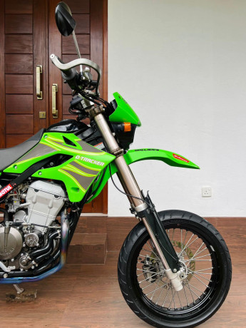 kawasaki-d-tracker-250-2023-big-3