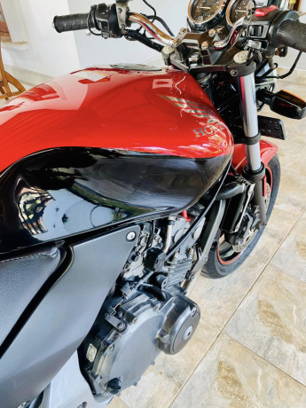 honda-hornet-250-ch150-big-2