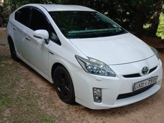 toyota-prius-2012