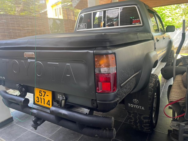 toyota-hilux-ln106-big-4