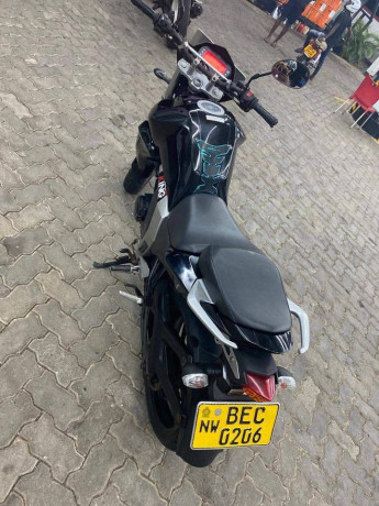 yamaha-fz-v2-2016-big-1