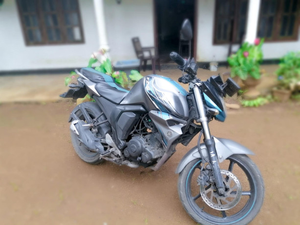 yamaha-fz-v2-2017-big-1