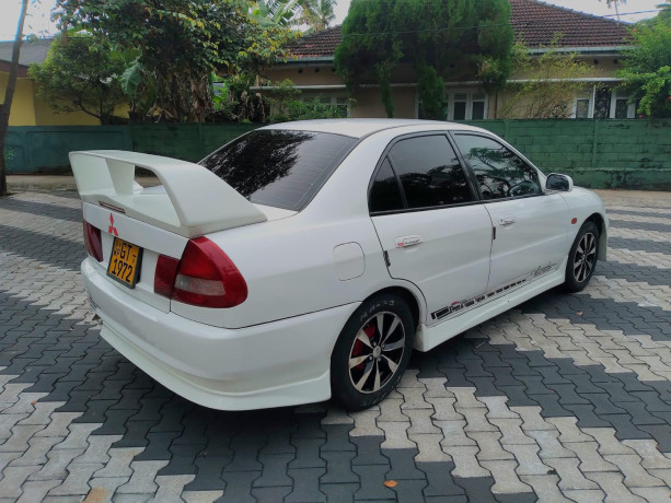 mitsubishi-lancer-ck2-2000-big-3