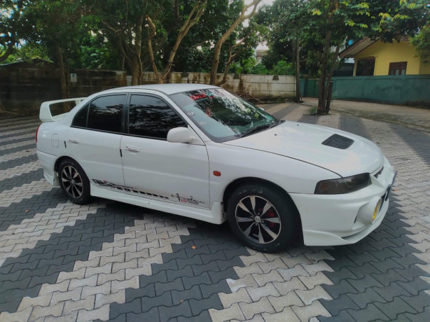 mitsubishi-lancer-ck2-2000-big-1