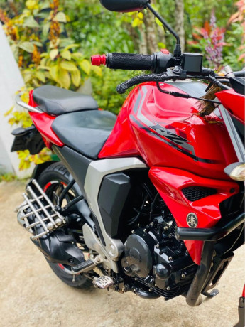 yamaha-fz-v2-2017-big-2