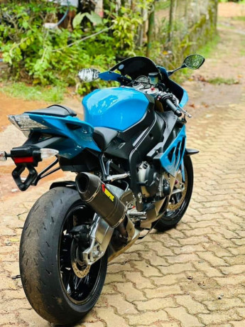 bmw-s1000rr-2012-big-2