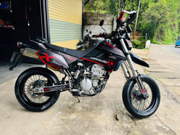 kawasaki-d-tracker-250-2015-big-0