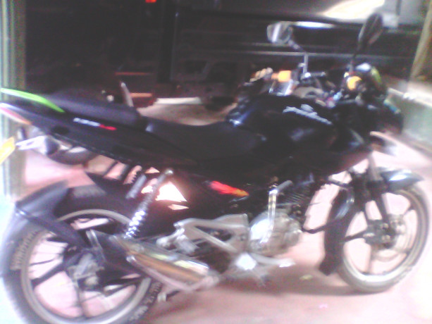 bajaj-pulser-135-big-0