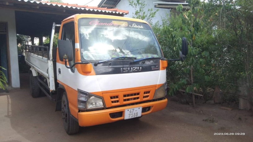 izusu-145-lorry-for-sale-big-0