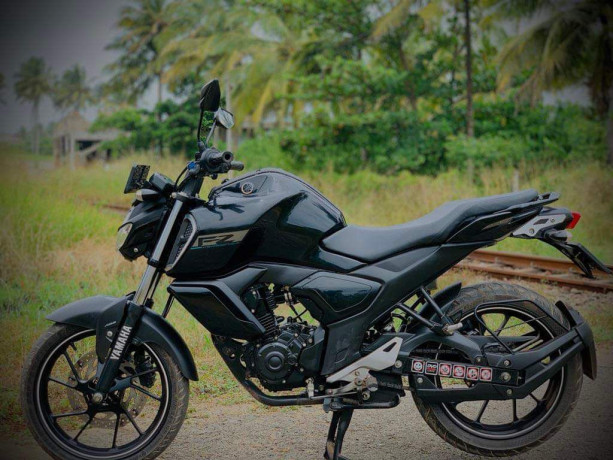 yamaha-fz-v3-big-1