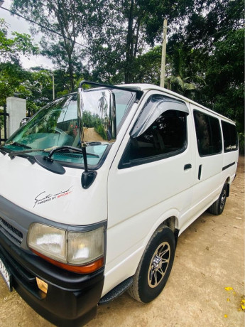 toyota-hiace-lh113-1990-big-3