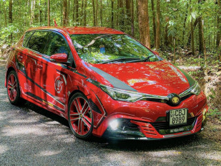 zeonic-toyota-auris-mobile-suit-gundam-edition-2019