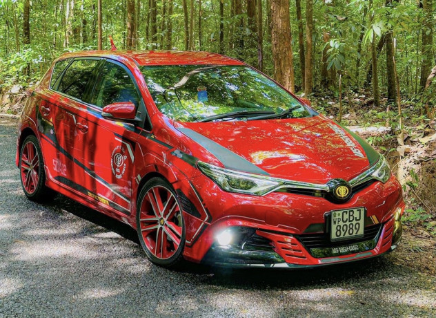 zeonic-toyota-auris-mobile-suit-gundam-edition-2019-big-0