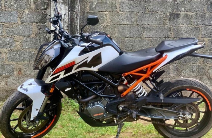 ktm-125-eu-version-2019-big-0
