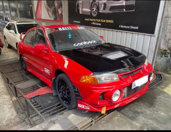 mitsubishi-evo-4-big-0