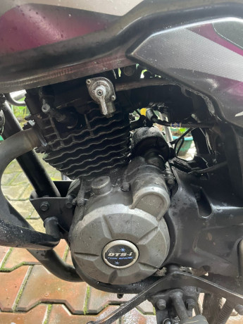 bajaj-discovery-125-2014-big-2
