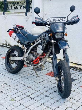 kawasaki-d-tracker-250-2012-big-1