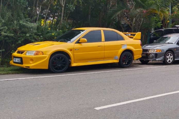 mitsubishi-lancer-ck1-1999-big-1