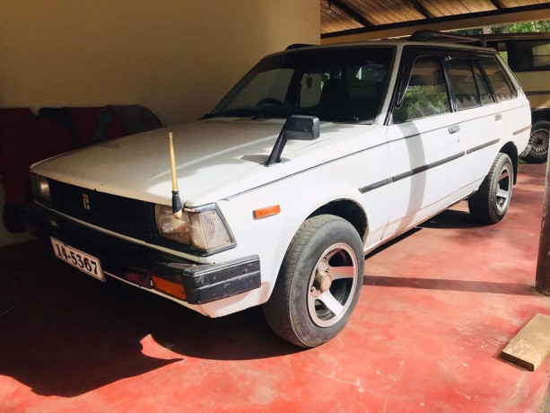toyota-corolla-dx-wagon-big-1