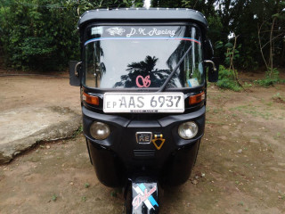 bajaj-4-stroke-threewheel-2014