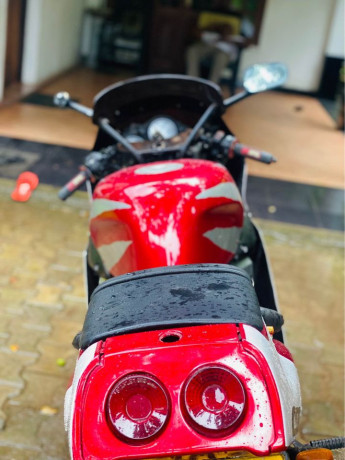 honda-cbr-250-fireblade-big-2