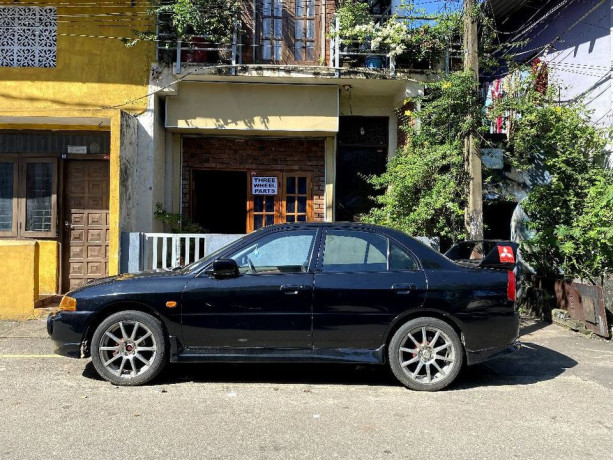 mitsubishi-lancer-ck2-2002-big-1