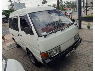 Nissan vanette 1992