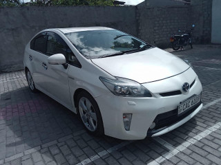 toyota-prius-2014