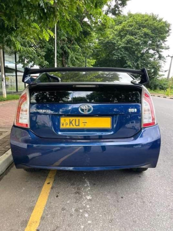 toyota-prius-2010-big-1