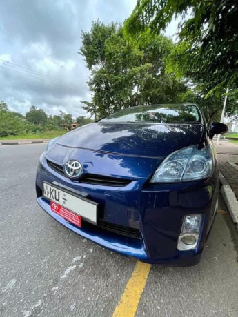 toyota-prius-2010-big-0