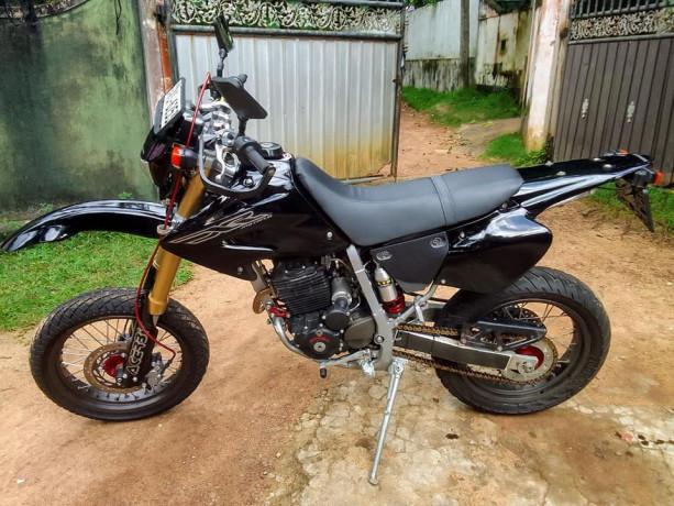 honda-xr250-2012-big-0