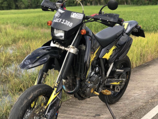 suzuki-drz-400-2017