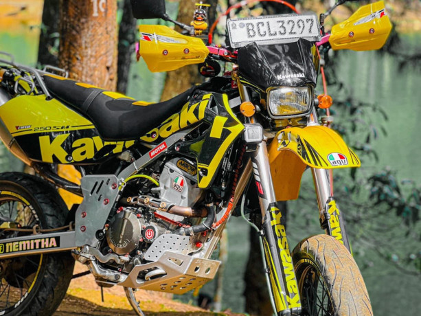 kawasaki-d-tracker-250-2015-big-0