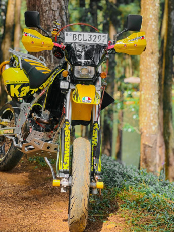 kawasaki-d-tracker-250-2015-big-3