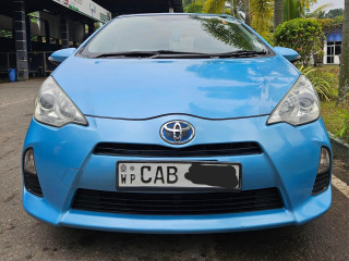 toyota-aqua-s-grade-2012