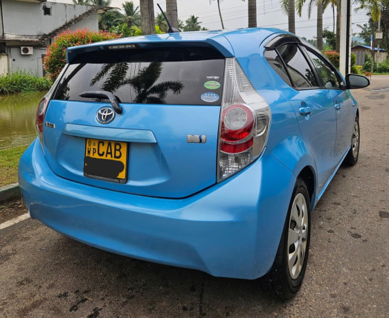 toyota-aqua-s-grade-2012-big-4