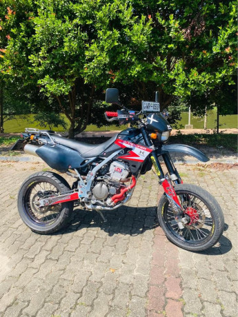 kawasaki-d-tracker-250-2011-big-3