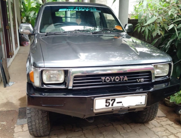 toyota-hilux-1995-big-0