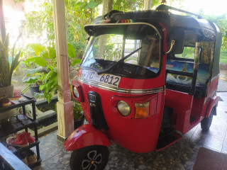 bajaj-4-stroke-three-wheel