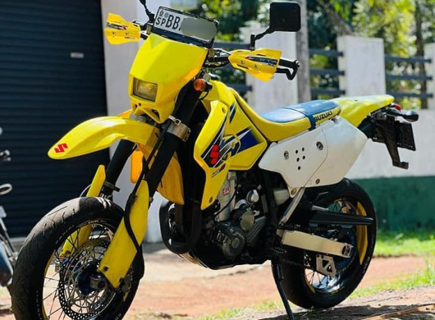 suzuki-drz-400-2014-big-0