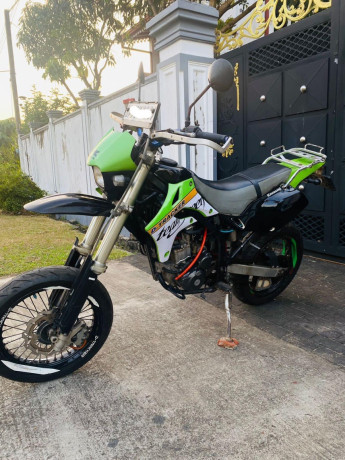 kawasaki-d-tracker-250-2015-big-1