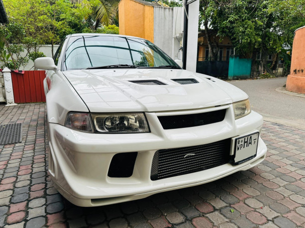 mitsubishi-lancer-evo-6-big-2
