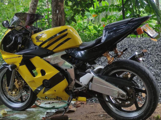 honda-cbr-250-2009