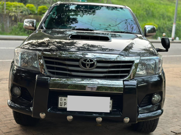 toyota-hilux-2009-big-1