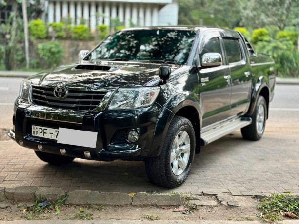 toyota-hilux-2009-big-0