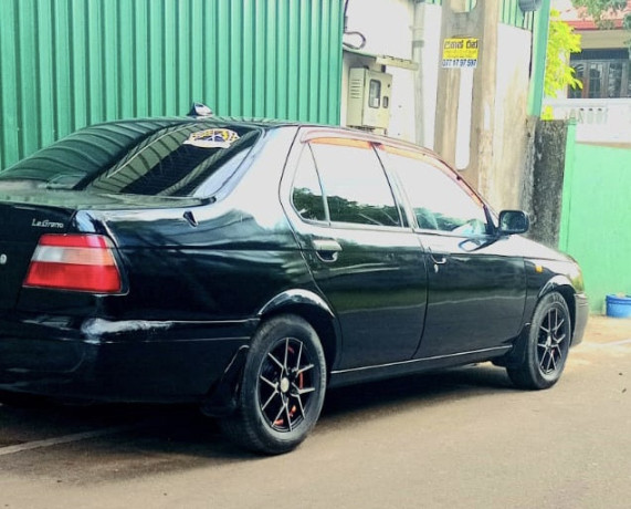 nissan-bluebird-eu14-1996-big-1